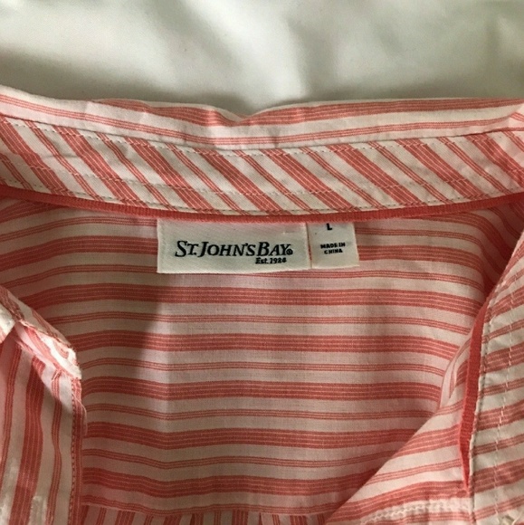 Button down shirt. Great condition - Picture 3 of 3